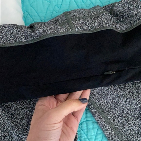 Lulu lemon cropped leggings 4 - Picture 6 of 6